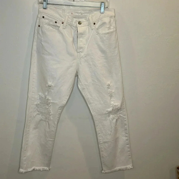 LEVI'S PREMIUM WEDGIE STRAIGHT RED TAG DISTRESSED CROPPED JEAN - Picture 2 of 10